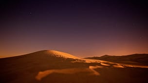dunas Dunas no deserto à noite